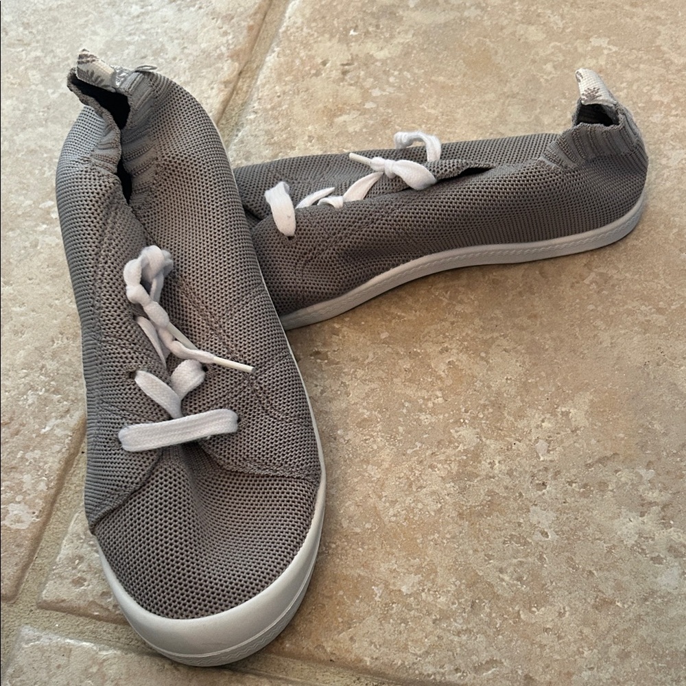 Tommy Bahama Gray Casual Sneakers